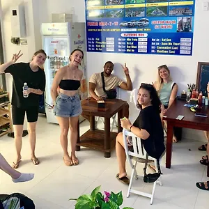 Hostel Dom And Bar
